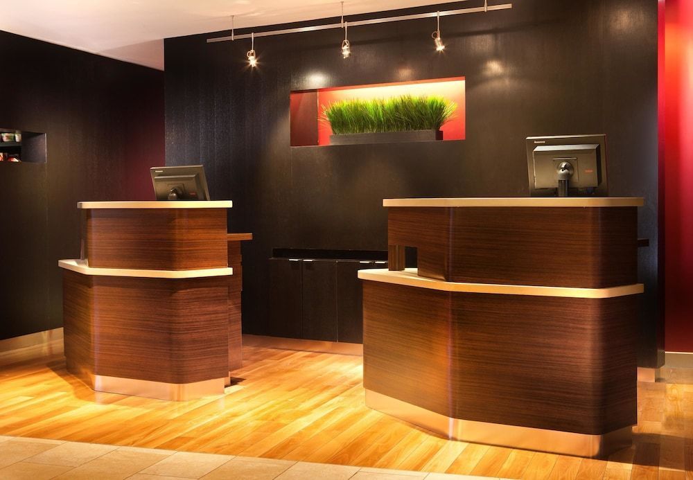 Courtyard by Marriott Denton 2