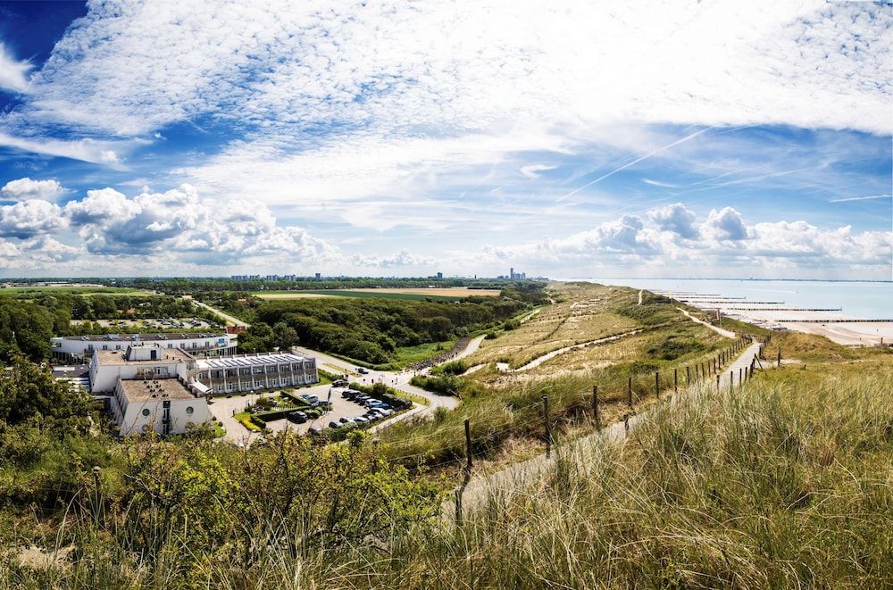 Strandhotel Westduin 1
