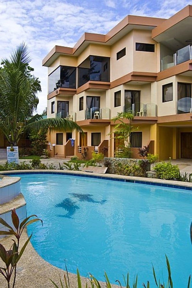 Lost Horizon Beach Dive Resort 1
