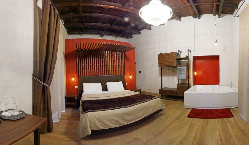 Duomo Luxury Suites 1