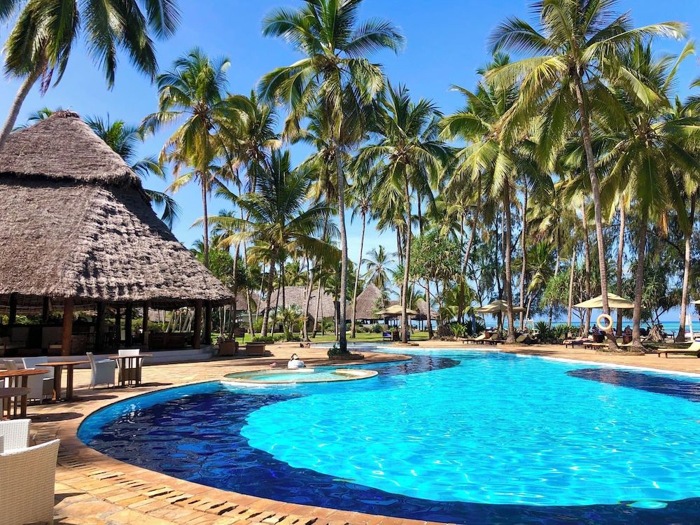 Bluebay Beach Resort & Spa 1