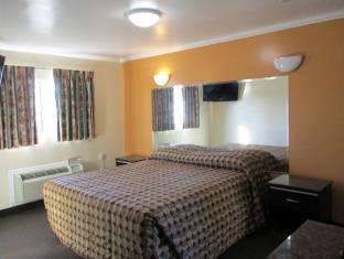 Golden West Manor Motel 2