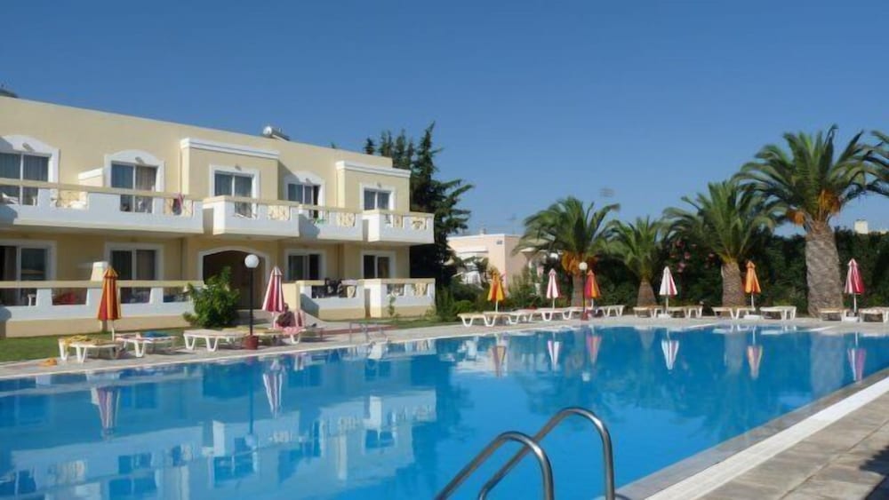 Iris Hotel 1