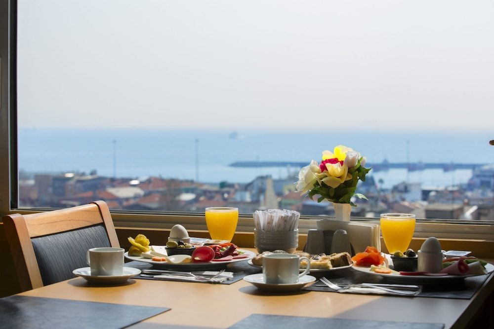 Ilkbal Deluxe Hotel &Spa Istanbul 1