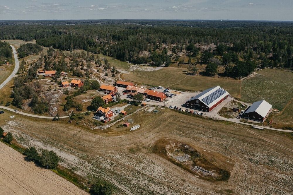 Bergs Gård & Hållsvikens Gård 2