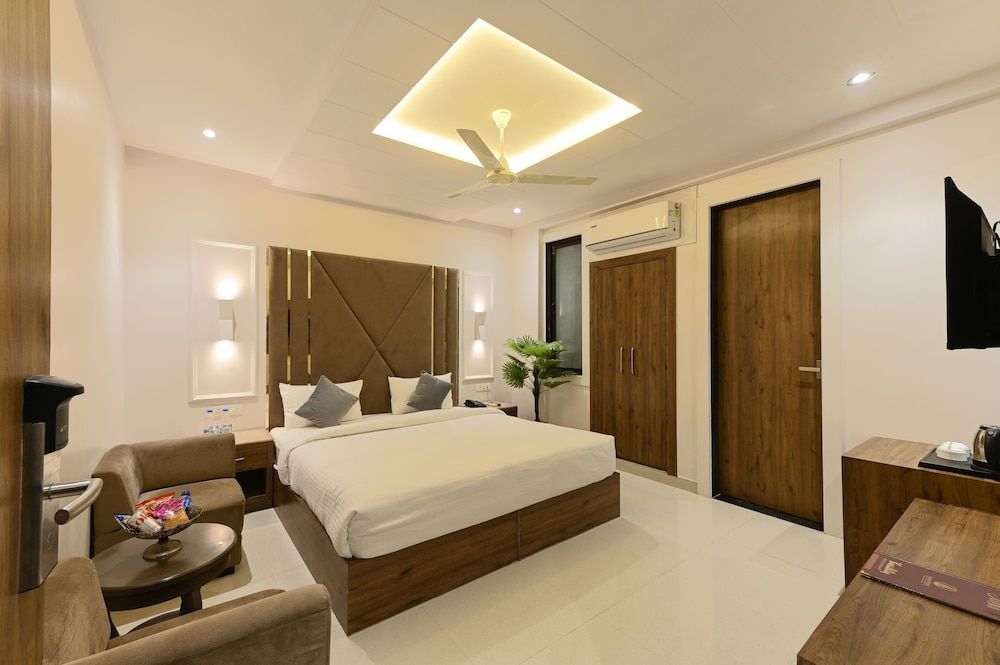 Hotel Avalon Palms Agra 2