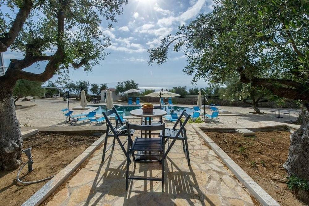 EROS LOFT WITH POOL NEAR THE BEACH 1