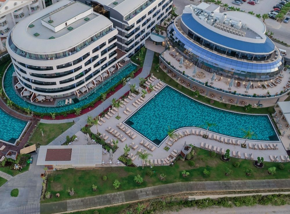 Liu Resorts 1