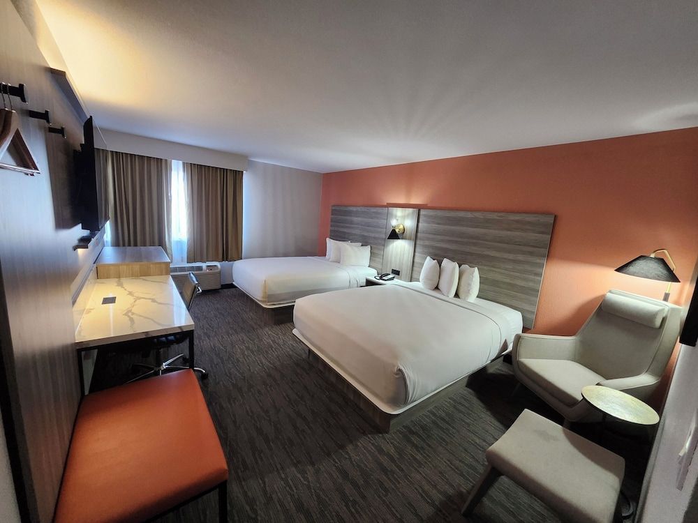 The Grand Inn Peoria 2