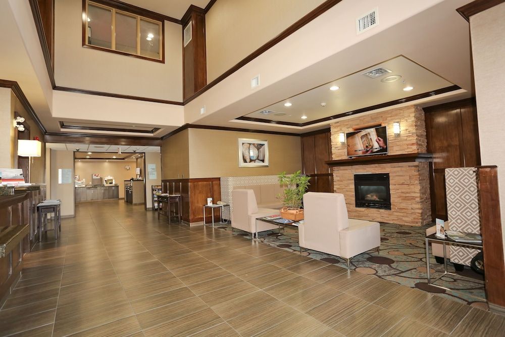 Holiday Inn Express & Suites VERNON by IHG 2
