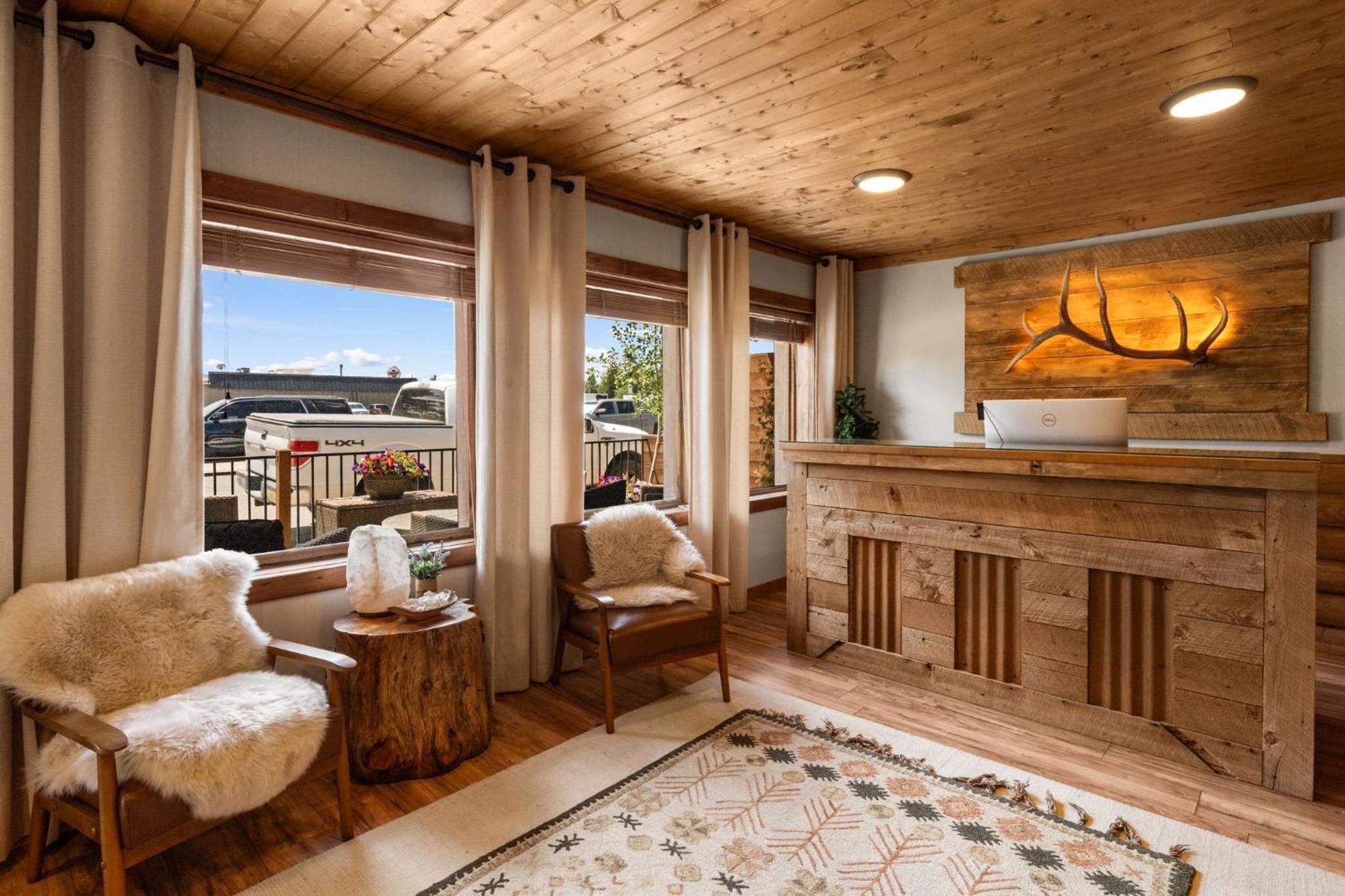 Elkhorn Cabins and Inn 1