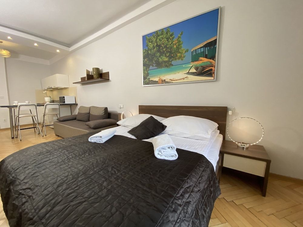 P&J Luxury Apartments 1