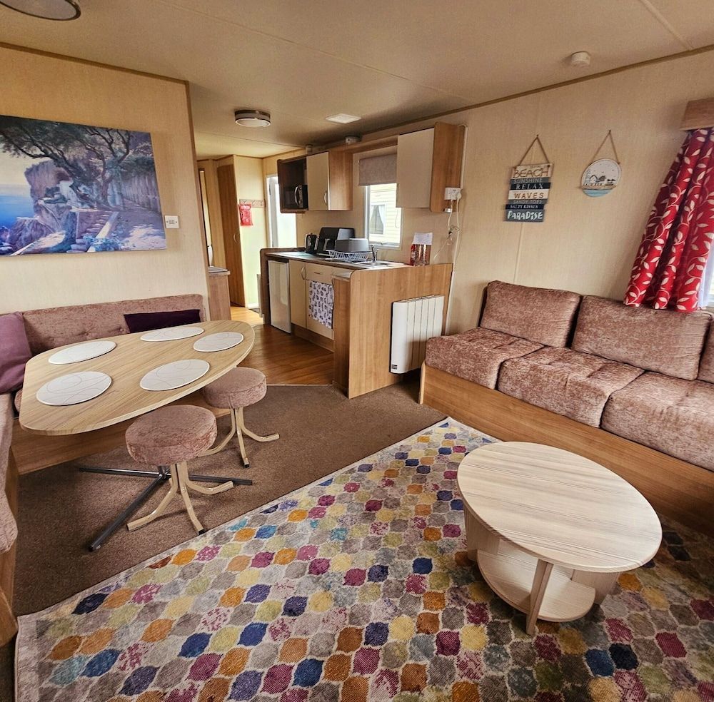 3 Bed Caravan Sleeps 6 with Parking 1