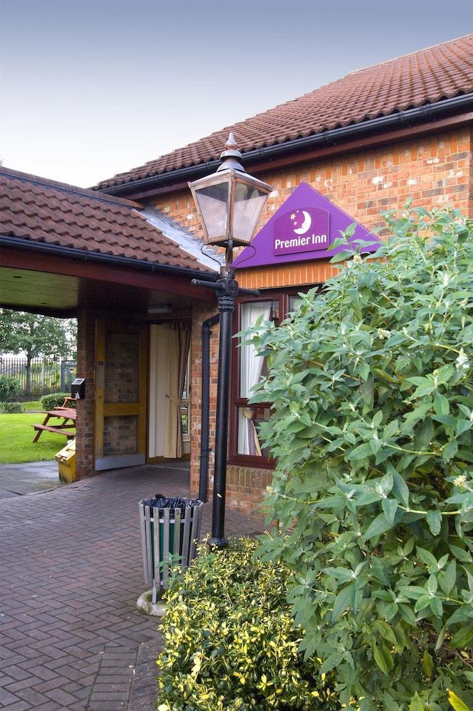 Premier Inn Manchester - Denton 1