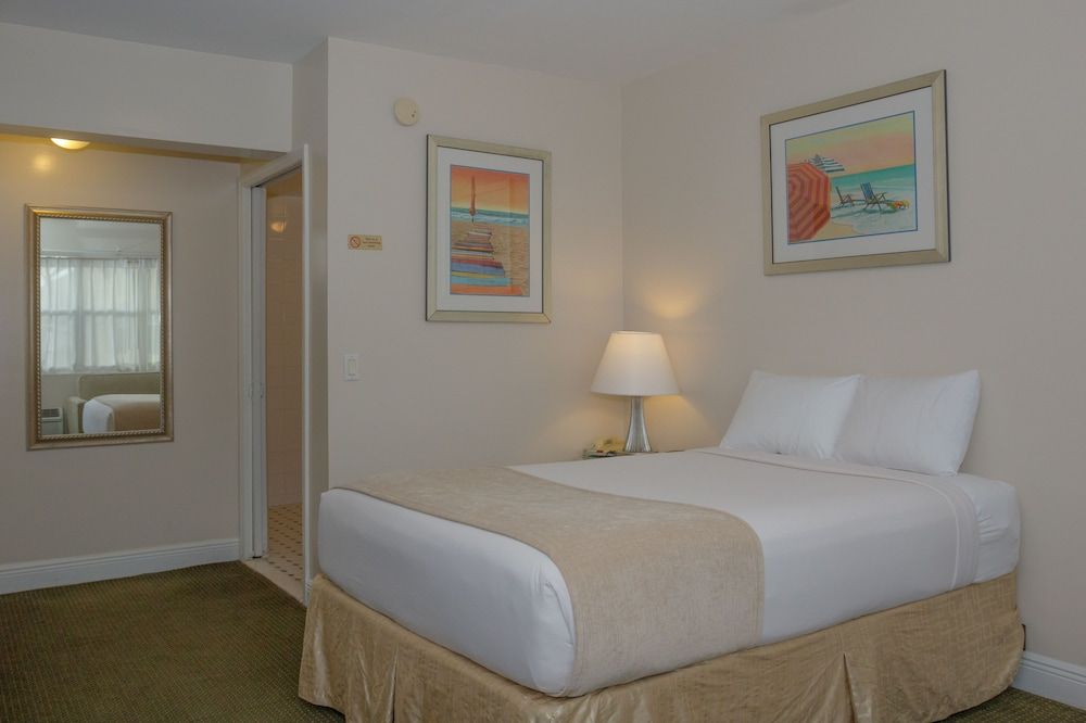 Beach Place Hotel 2