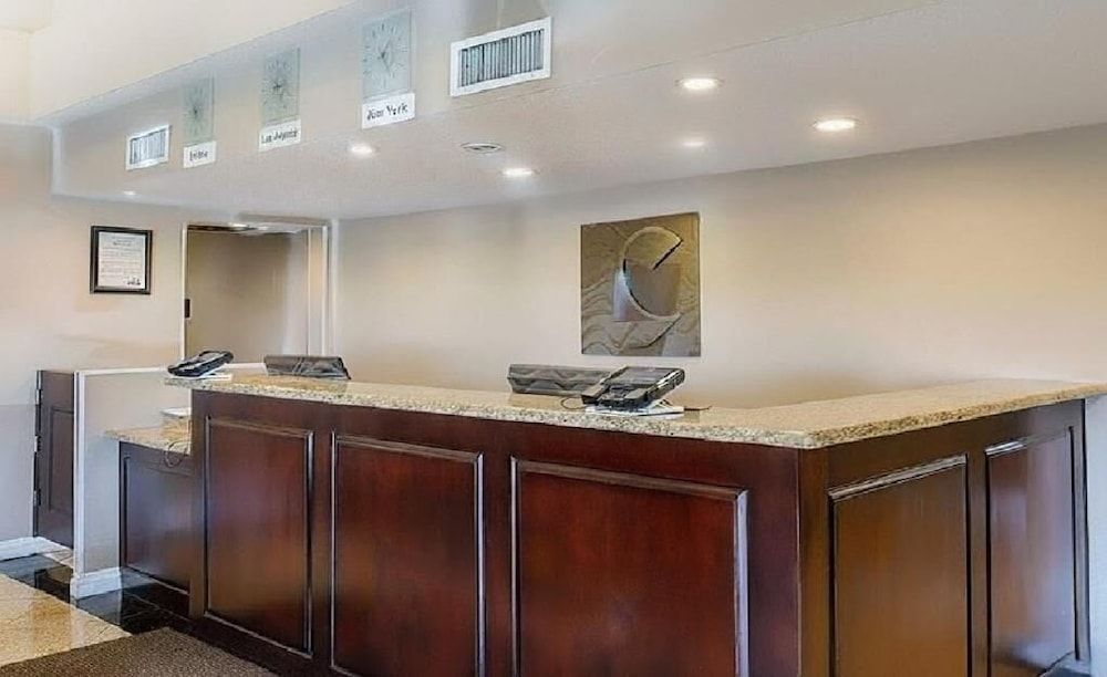 Comfort Inn & Suites Huntington Beach 2