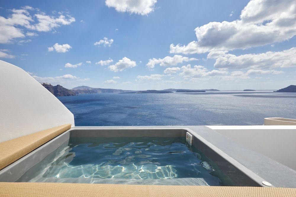 Allure Breeze Suites 1