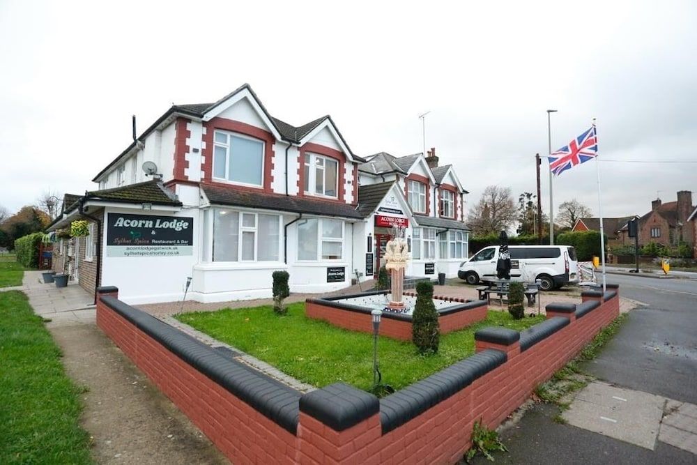 Acorn Lodge Hotel Gatwick & Parking 1