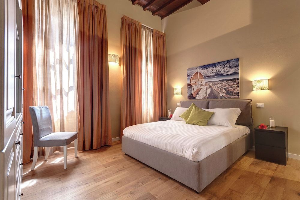 David & Buonarroti Apartments by Mamo Florence 1