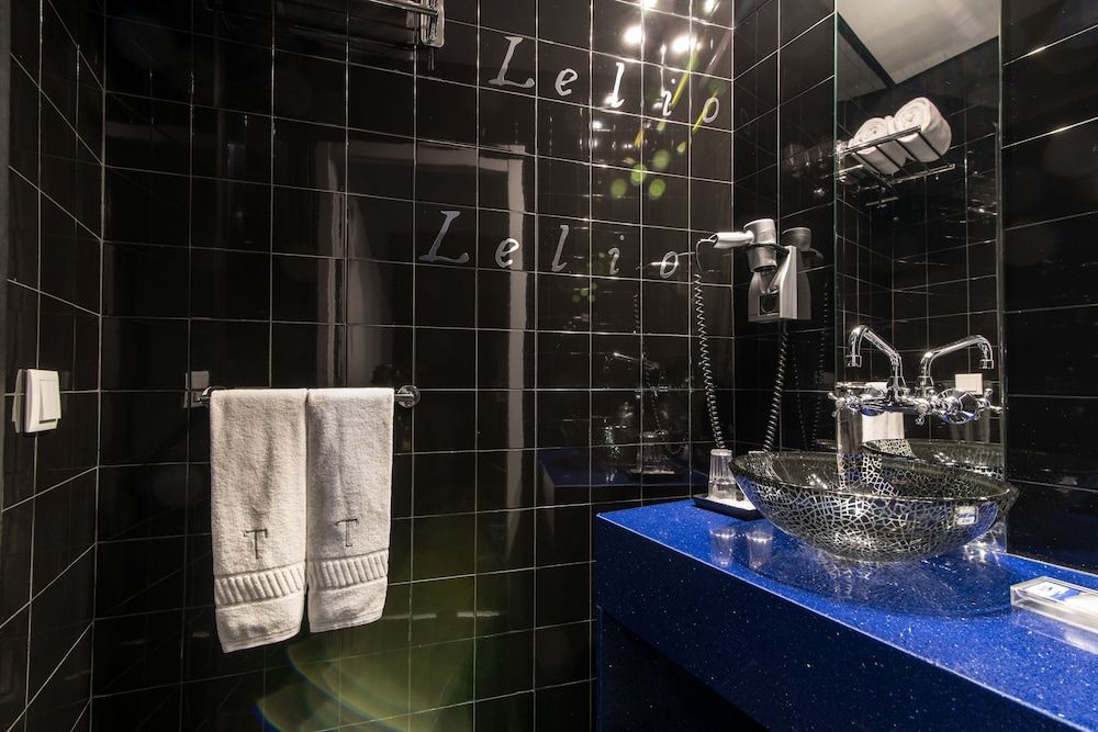 Teatro Boutique Rooms & Suites 2