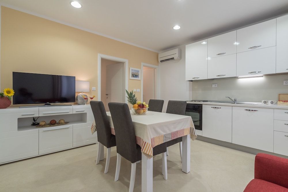 Drop In Split Luxury Suites 1