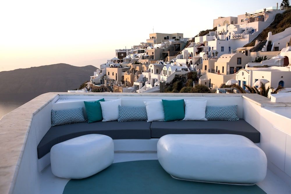 Andronikos Santorini 2