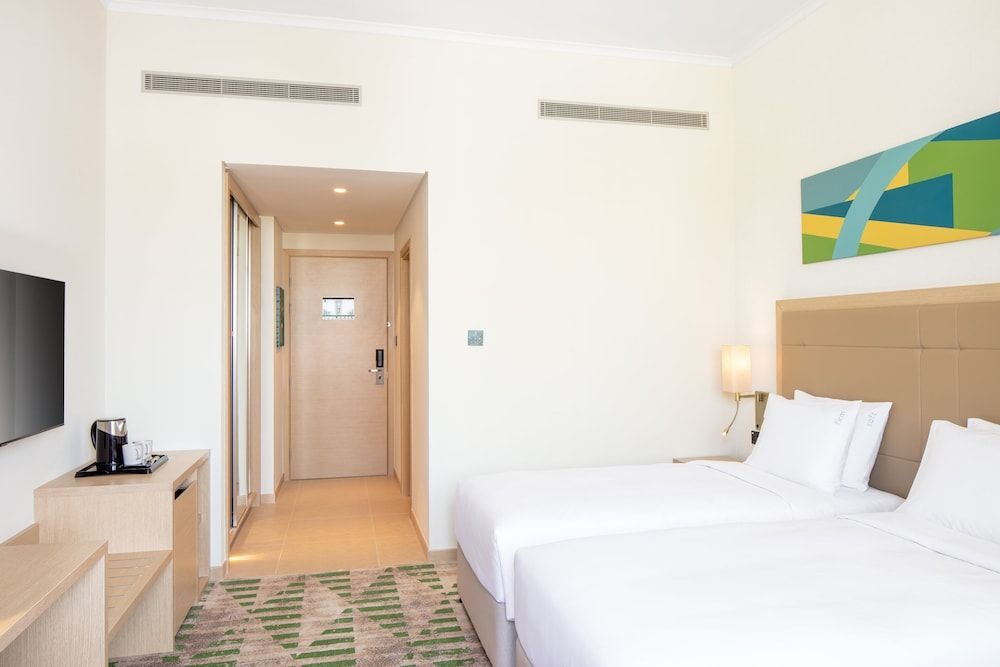 Holiday Inn & Suites DUBAI SCIENCE PARK by IHG 1