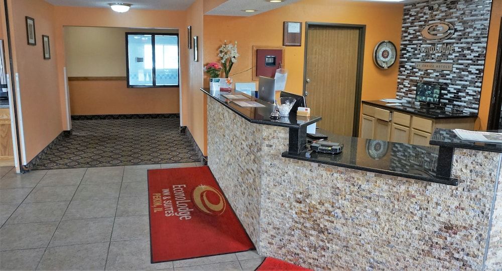 Econo Lodge Inn & Suites Pekin - Peoria Area 2