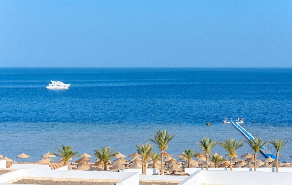 Coral Beach Resort Montazah 1