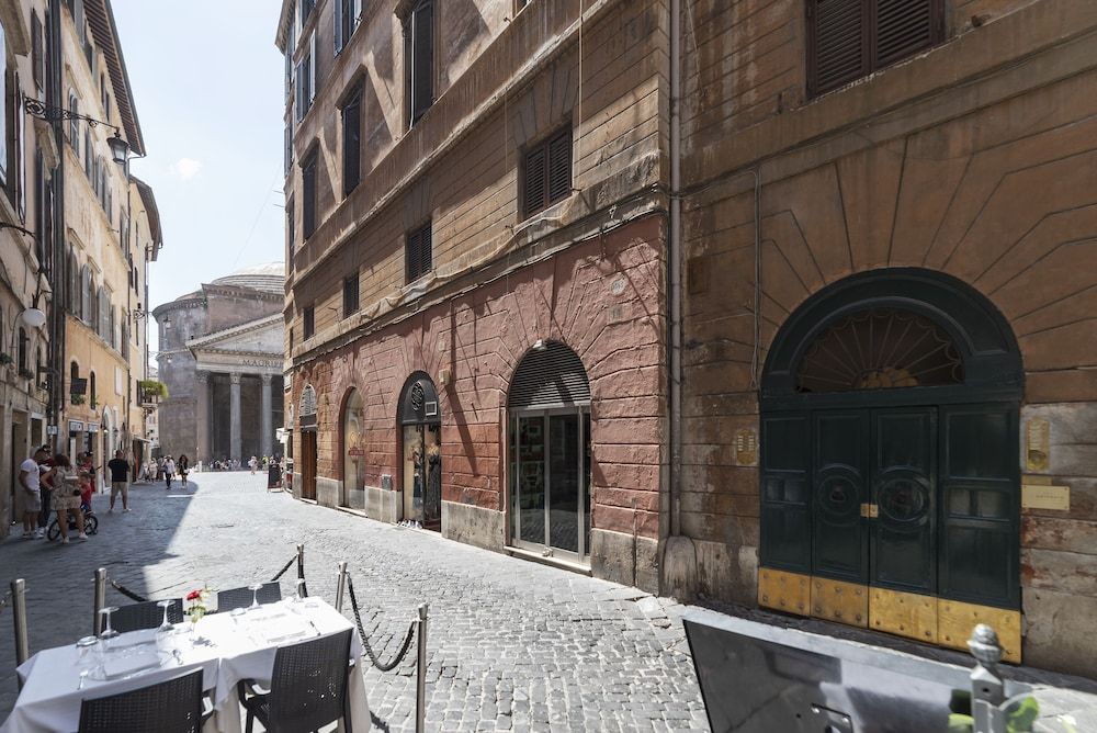 GuestHost - Pantheon Luxury Home 1