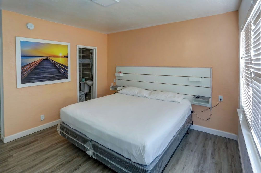 Beach and Town Motel 1
