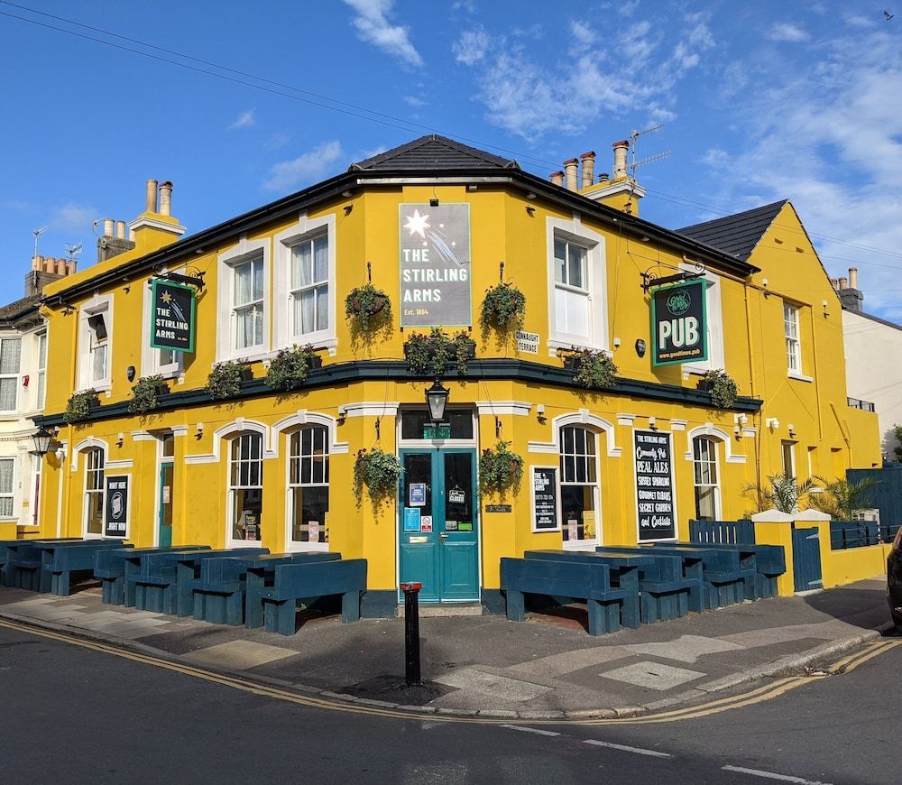 The Stirling Arms Pub & Rooms 1