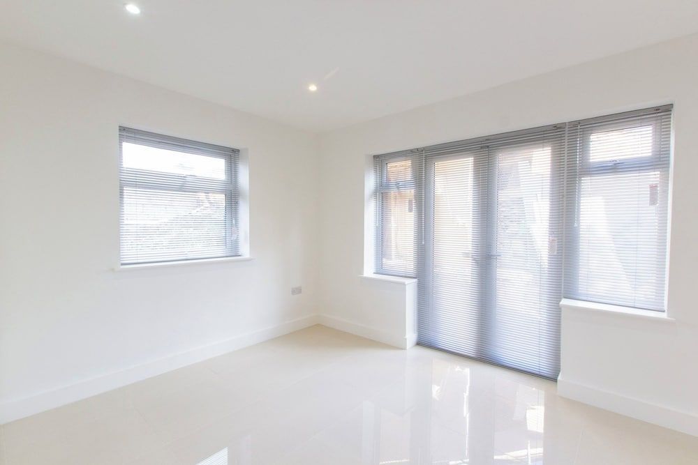 Radstock Road - Room 1 2