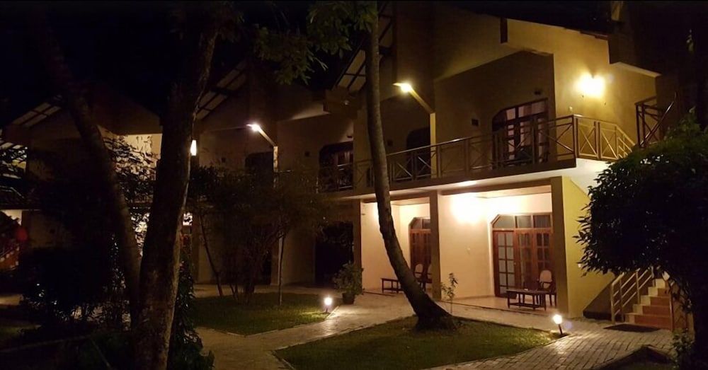 Paris - Dambulla - Pelwehera Village Resort - Dambulla