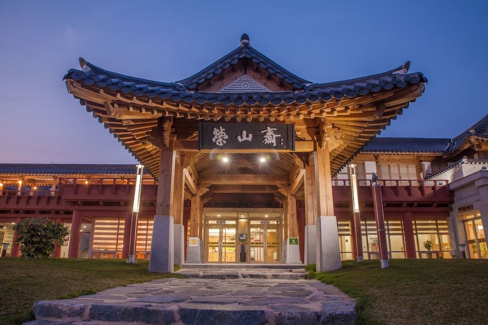 Hanok Hotel Youngsanjae 2