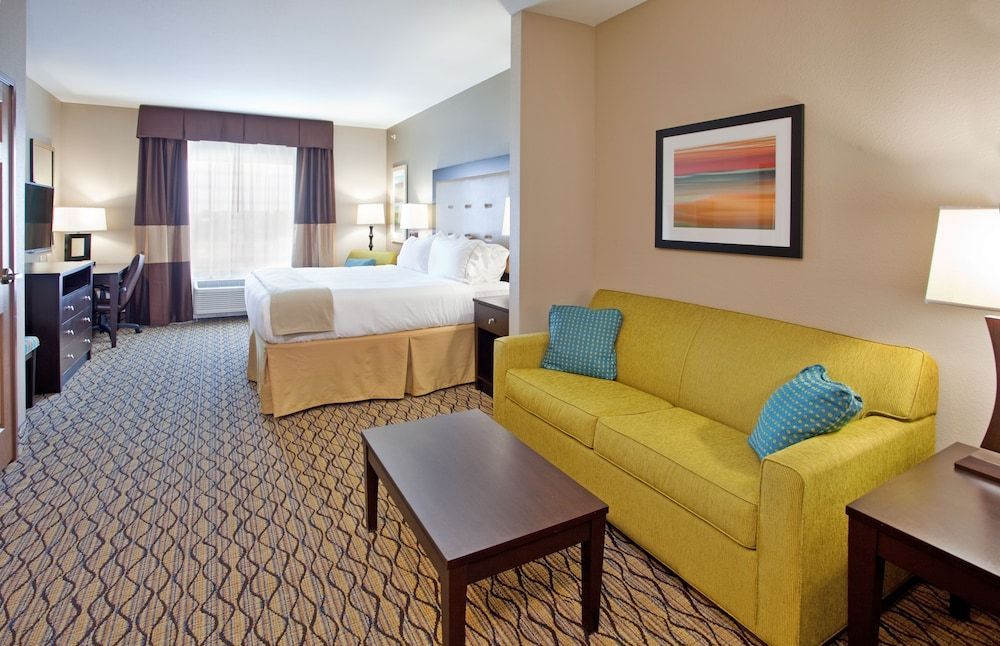 Holiday Inn Express & Suites ST. JOSEPH by IHG 2