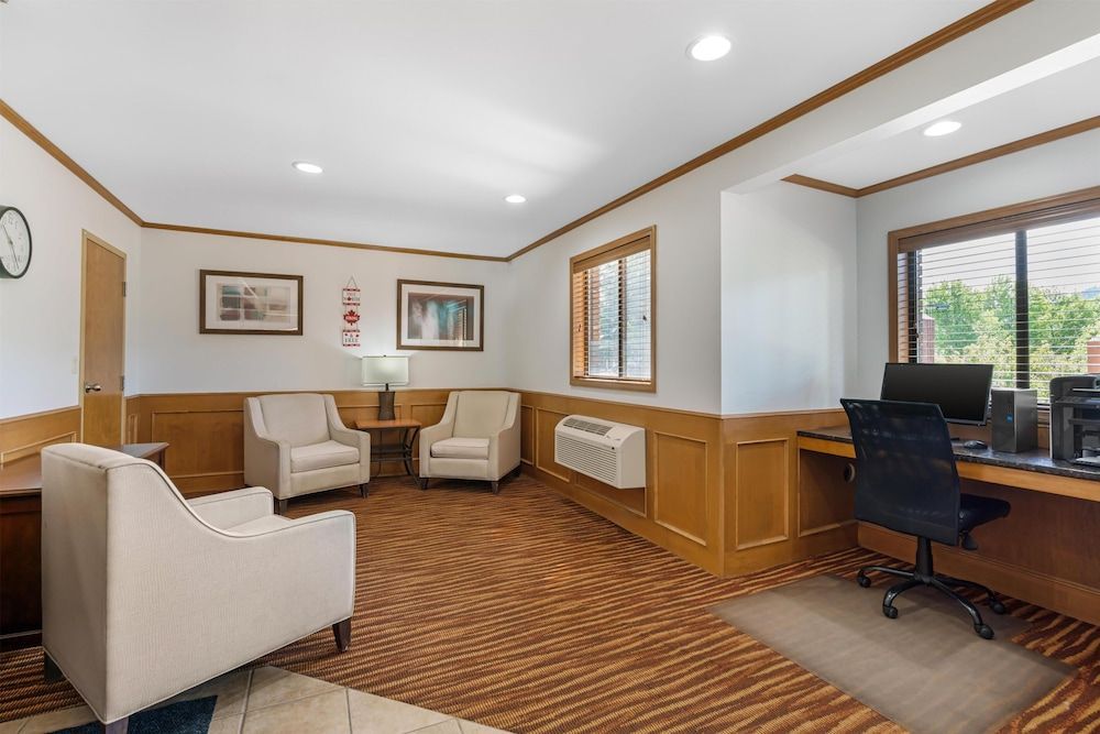 SureStay Plus Hotel by Best Western Salmon Arm 2