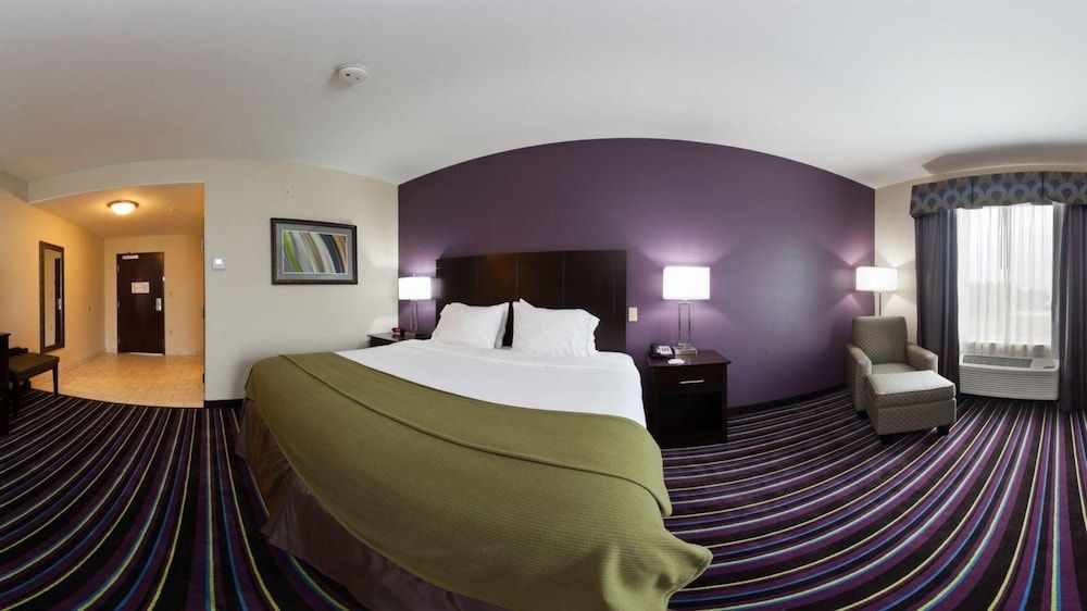 Holiday Inn Express & Suites RACELAND - HIGHWAY 90 by IHG 2