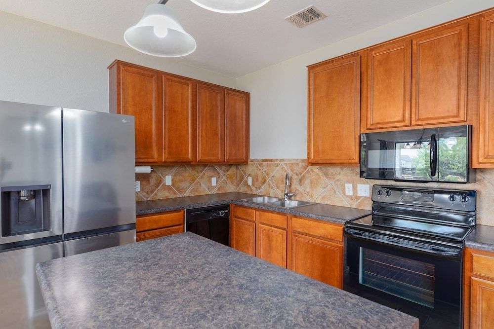 Colony Suite - Round Rock 2