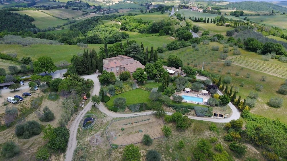 Tenuta Santo Pietro 1