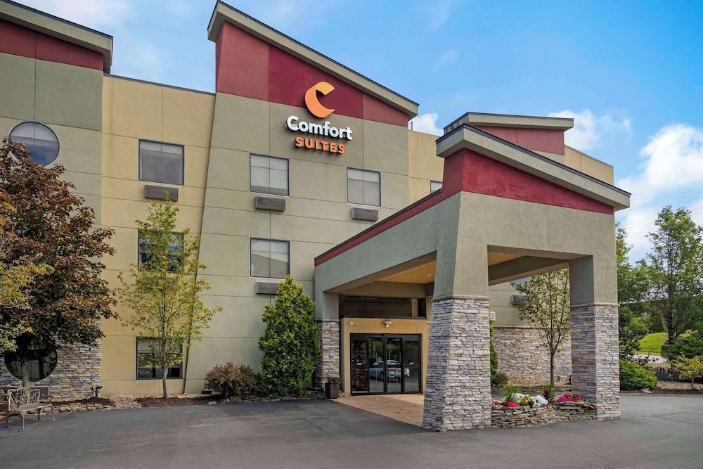 Comfort Suites Monaca 1