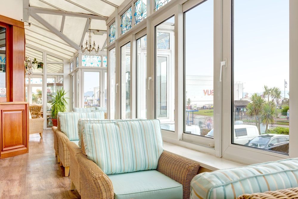 Marine Hotel 2