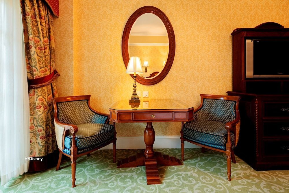 Hong Kong Disneyland Hotel 2