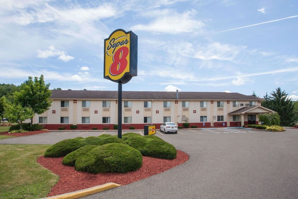 Super 8 by Wyndham Sidney NY 1