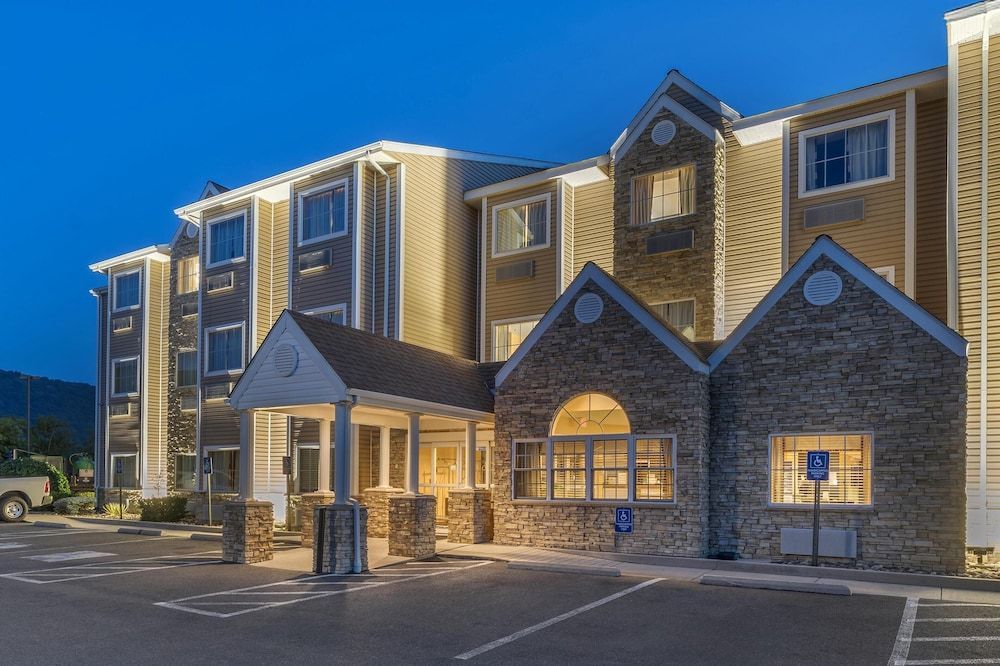 SureStay Plus Hotel by Best Western Keyser 1