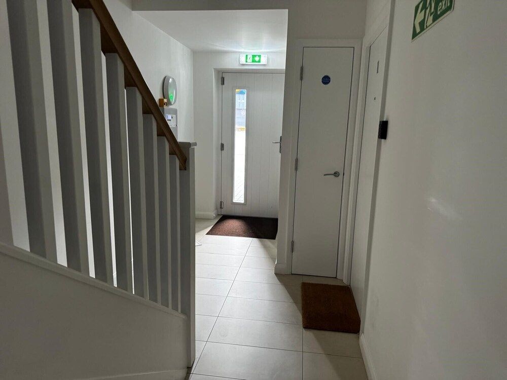 Hybrid Resi - London, Mitcham close to Tooting and Wimbledon 2