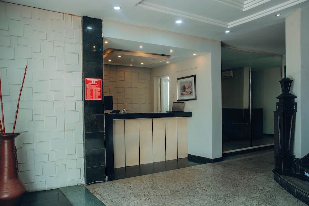 Oakspring Hotel & Luxury Suites 1