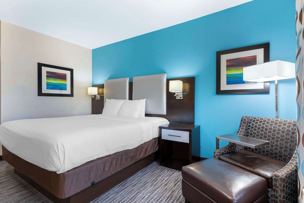 Best Western Plus Pleasanton Hotel 1