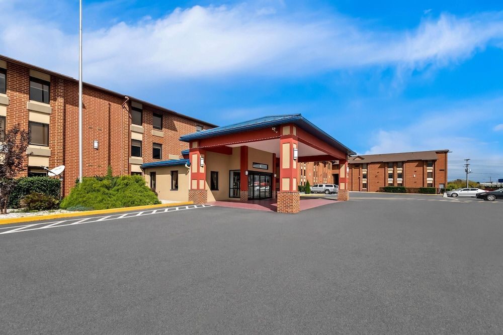 Travelodge by Wyndham Winchester 1