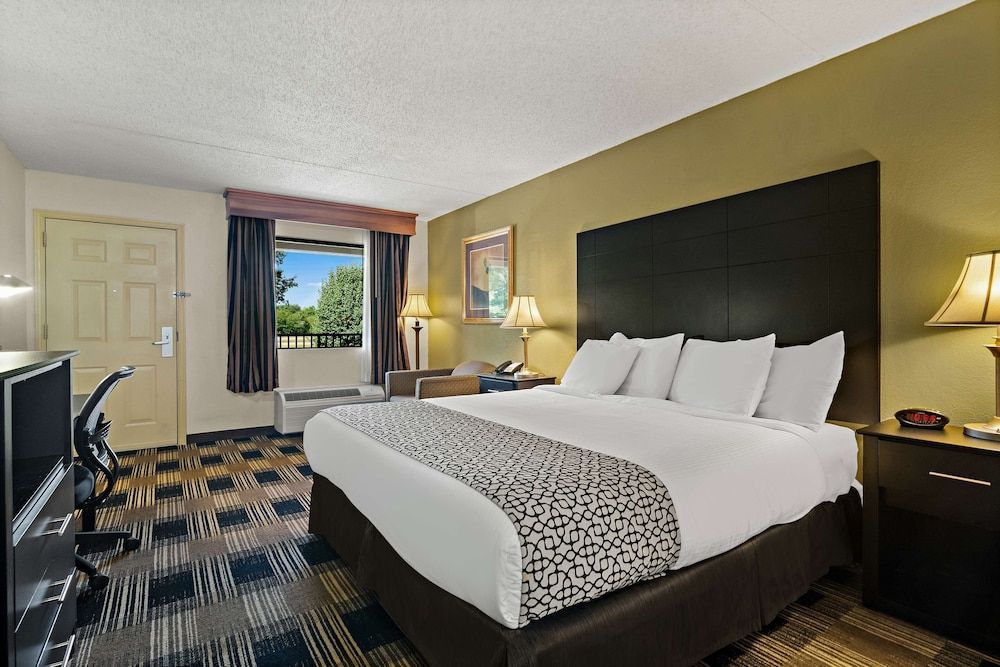 Best Western Windsor Suites 1